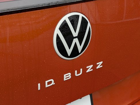 New 2025 Volkswagen ID. Buzz Pro S Plus image 36