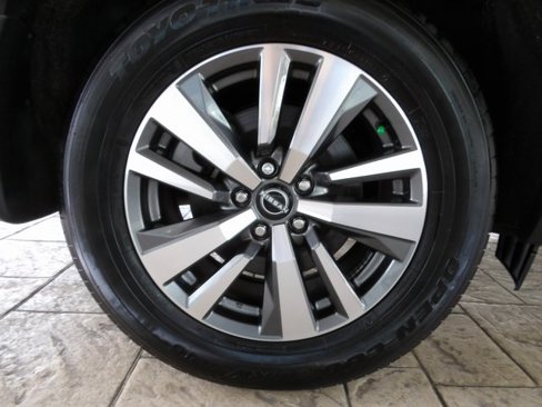 Certified 2024 Nissan Pathfinder SL image 11