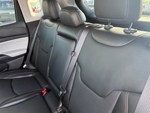 Certified 2022 Jeep Compass Limited image 33