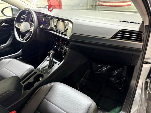Used 2024 Volkswagen Jetta SE image 22