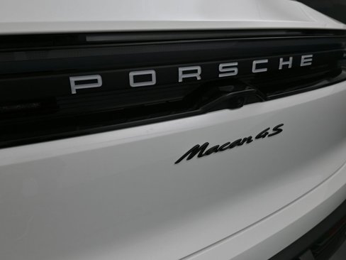 Certified 2025 Porsche Macan 4S Electric image 27