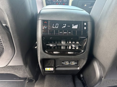 Certified 2024 Jeep Grand Cherokee L Laredo image 33