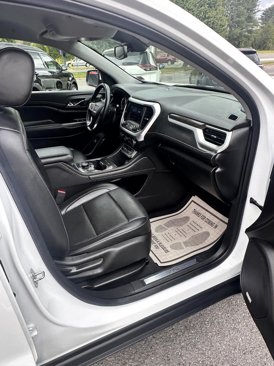 Used 2023 GMC Acadia SLT image 21