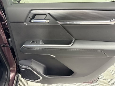 Used 2025 GMC Acadia Elevation image 26