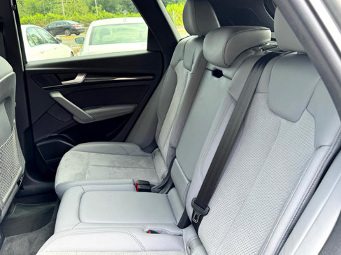 Used 2024 Audi SQ5 Prestige image 16