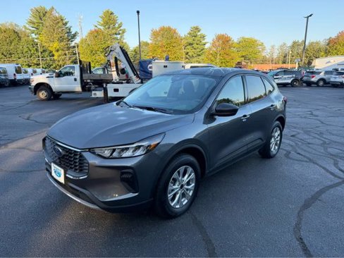 Certified 2025 Ford Escape Active w/ Cold Weather Package image 1