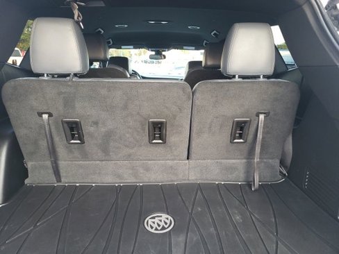 Used 2023 Buick Enclave Essence image 16