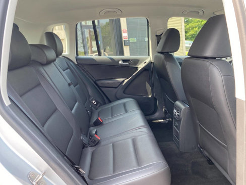 Used 2017 Volkswagen Tiguan S image 25