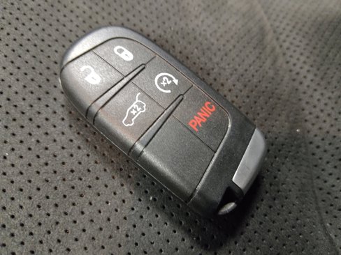 Used 2019 Jeep Grand Cherokee Altitude image 32