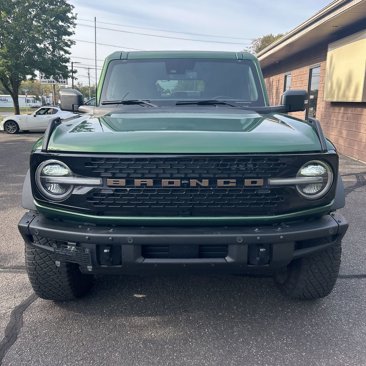 Used 2023 Ford Bronco Wildtrak image 3