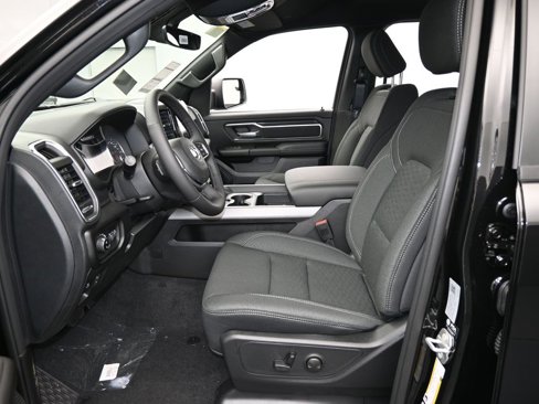 New 2025 RAM 1500 4x4 Crew Cab image 11