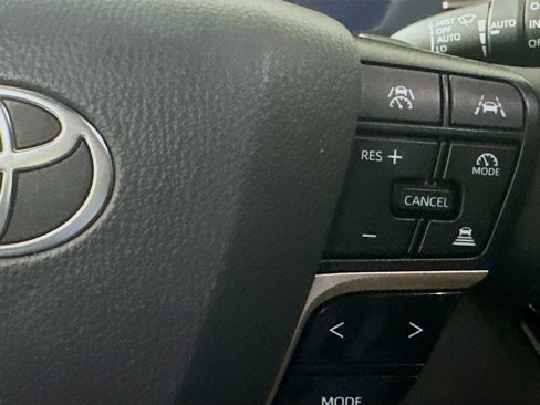 Used 2025 Toyota Crown Signia image 17