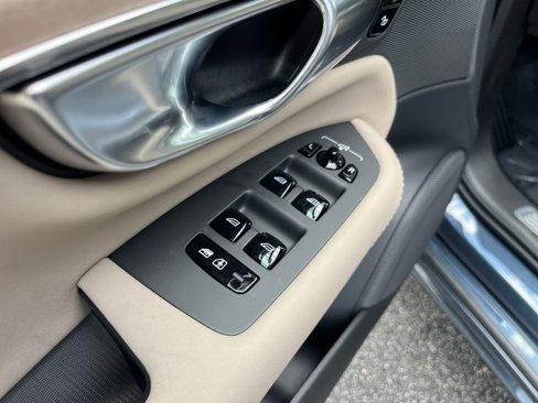 New 2026 Volvo XC90 B6 Plus w/ Protection Package Premier image 13