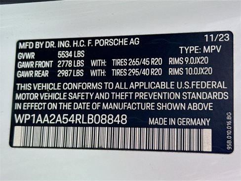 Certified 2024 Porsche Macan image 26