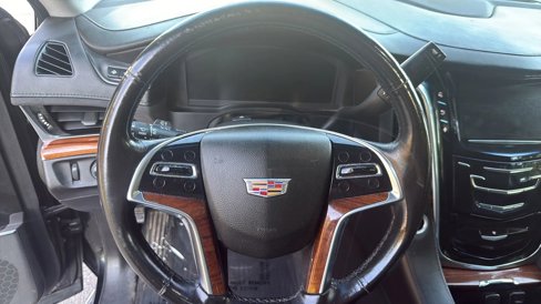 Used 2015 Cadillac Escalade Luxury image 30
