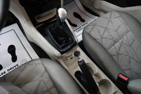 Used 2013 Ford Fiesta SE image 23