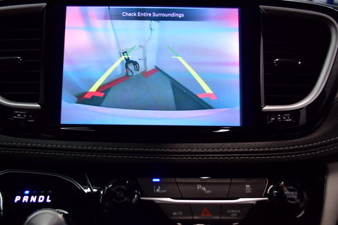 Used 2024 Chrysler Pacifica Limited image 27