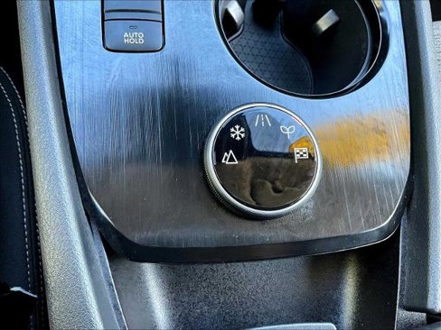 Certified 2022 Nissan Rogue SV image 26