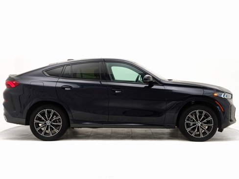 Used 2025 BMW X6 xDrive40i w/ Climate Comfort Package image 2