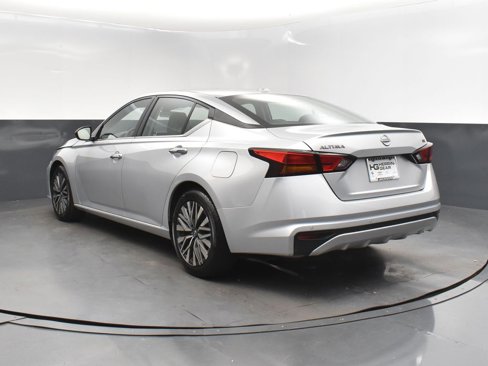 Used 2024 Nissan Altima 2.5 SV image 5