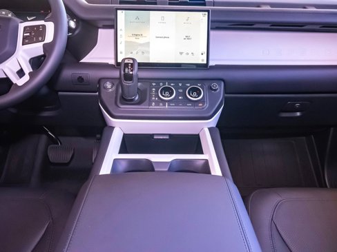 New 2025 Land Rover Defender 110 S image 25