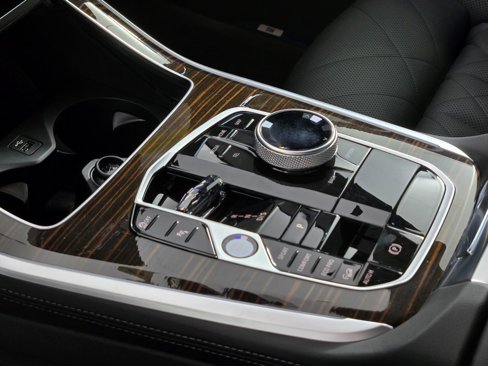 New 2026 BMW X5 M60i image 21