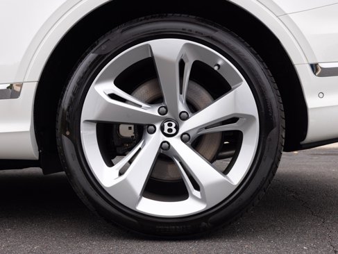 New 2025 Bentley Bentayga image 65