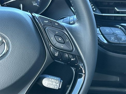 Used 2022 Toyota C-HR Limited image 9