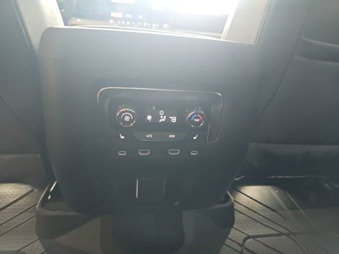 New 2026 Chevrolet Suburban Premier image 29