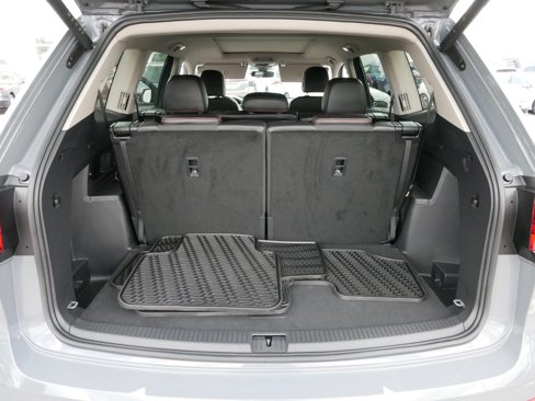 Used 2025 Volkswagen Atlas Peak Edition SE image 18