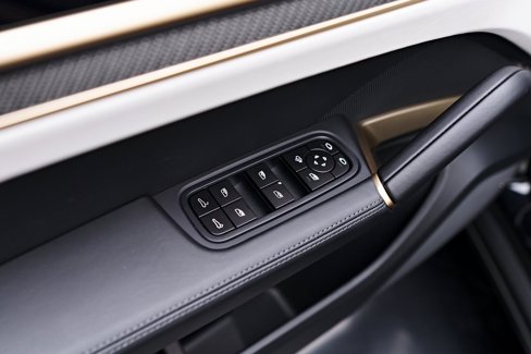 Used 2025 Porsche Cayenne GTS image 39