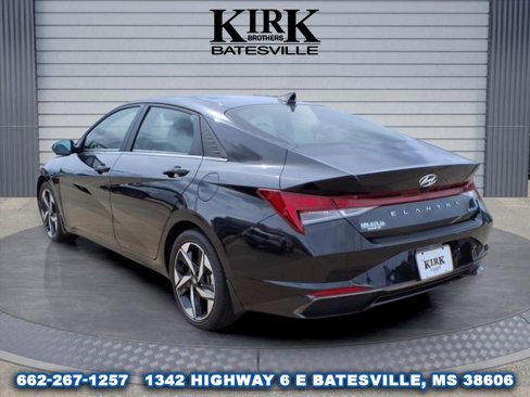 Used 2023 Hyundai Elantra Limited image 6