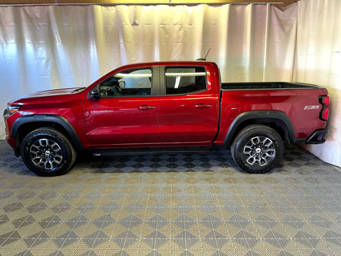 Used 2024 Chevrolet Colorado Z71 w/ Z71 Convenience Package 2 image 3