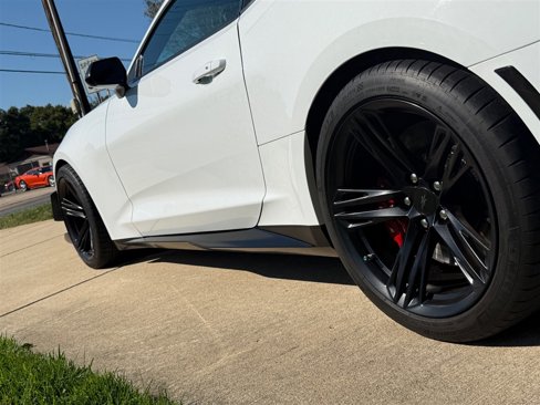 Used 2018 Chevrolet Camaro ZL1 image 21