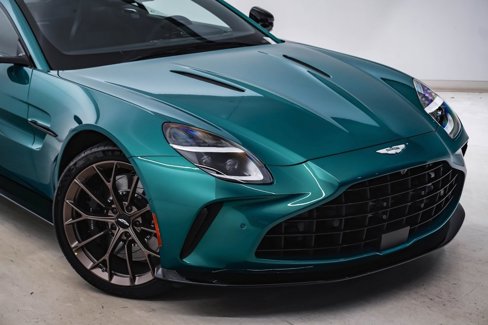 New 2025 Aston Martin V8 Vantage Coupe image 4