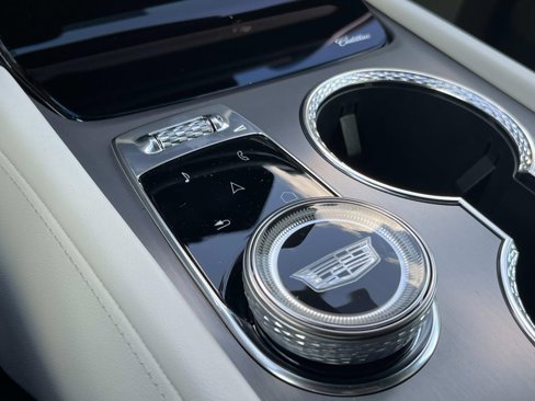 New 2026 Cadillac Vistiq Sport image 32