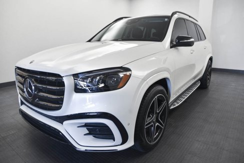 Used 2024 Mercedes-Benz GLS 450 4MATIC image 3