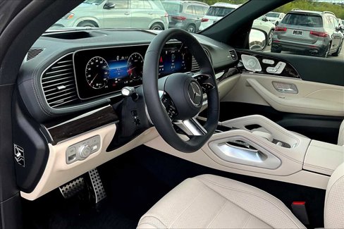 New 2026 Mercedes-Benz GLS 580 4MATIC image 8