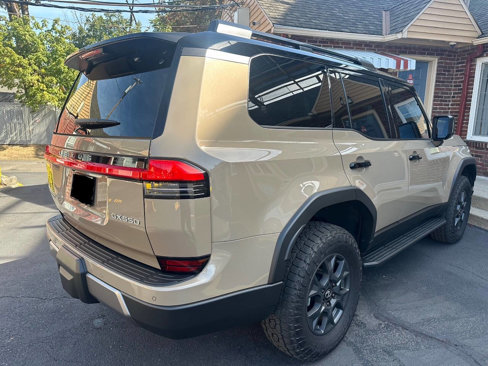 Used 2025 Lexus GX 550 image 3