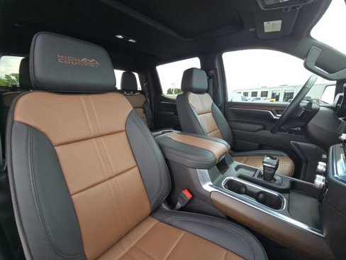 Used 2025 Chevrolet Silverado 1500 High Country w/ Technology Package image 21