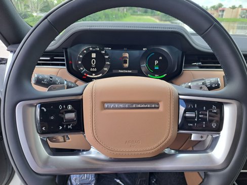 New 2025 Land Rover Range Rover SE image 13