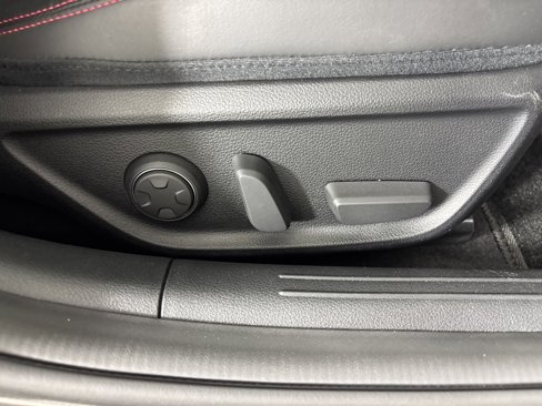 Used 2022 Genesis G70 3.3T image 40