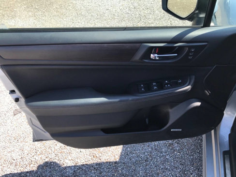 Used 2017 Subaru Legacy 2.5i Limited image 6