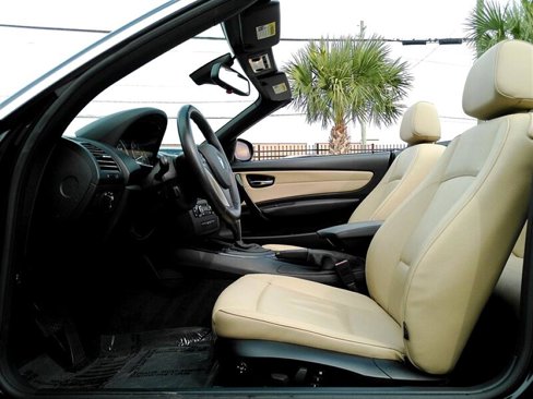 Used 2010 BMW 135i Convertible image 16