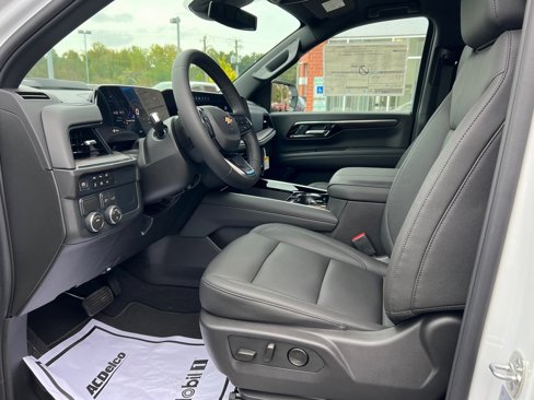 New 2026 Chevrolet Suburban LT image 16
