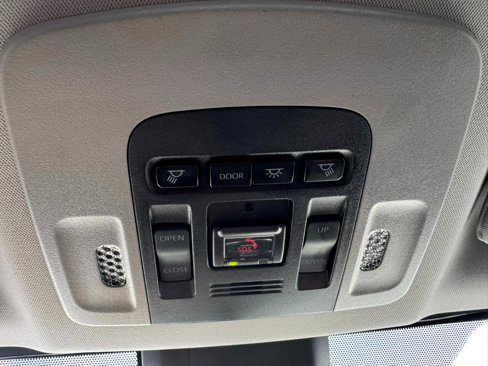 Used 2021 Toyota Camry SE image 22