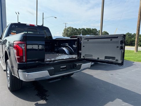 New 2025 Ford F150 Lariat w/ Equipment Group 501A Mid image 17