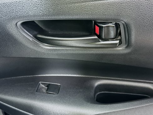 Used 2025 Toyota Corolla LE image 29