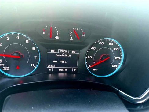 Used 2018 Chevrolet Equinox LT image 18