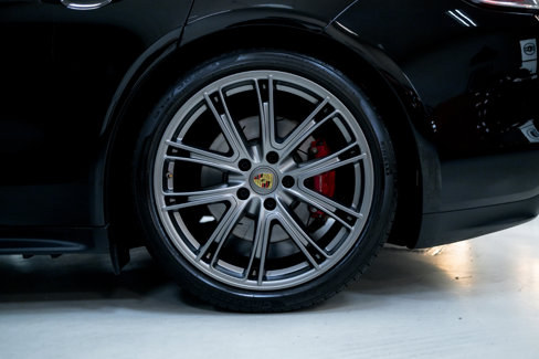 Used 2023 Porsche Panamera GTS image 75